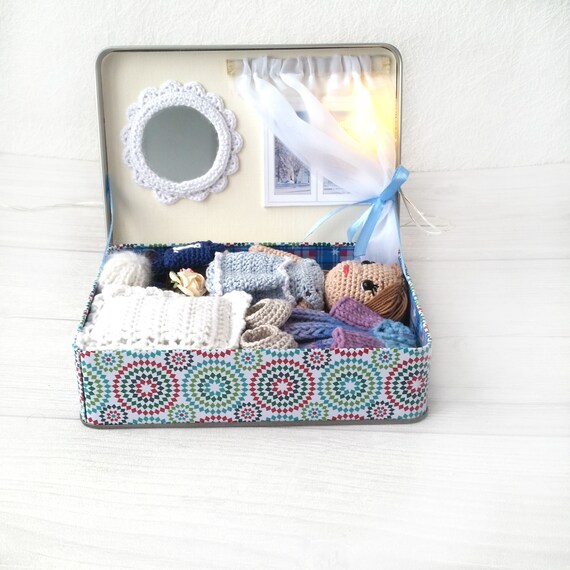 doll with changeable clothes