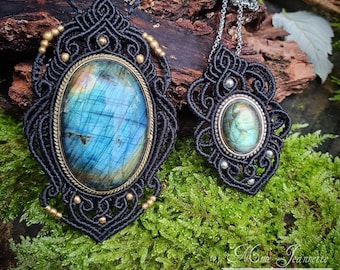 Labradorite and black Micro-macramé pendants - Boho, boho chic, hippie, lithotherapy, tribal, wicca, protective stone