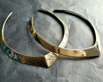 Flat Torque necklace Hammered and smooth brass - Boho, boho chic