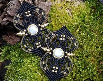 Micro-macramé Black, Khaki and Gold Earrings with Peristerite - Bohemian Earrings with Spikes