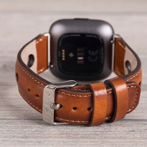 Fitbit klockarmband i brunt Holo-läder, Fitbit Versa 1-2-3-4-Lite-Sense-Sense 2 bild 3
