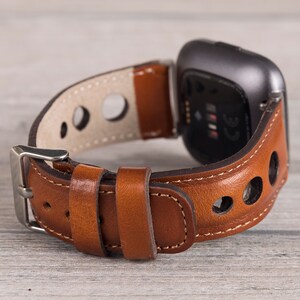 Fitbit klockarmband i brunt Holo-läder, Fitbit Versa 1-2-3-4-Lite-Sense-Sense 2 bild 4