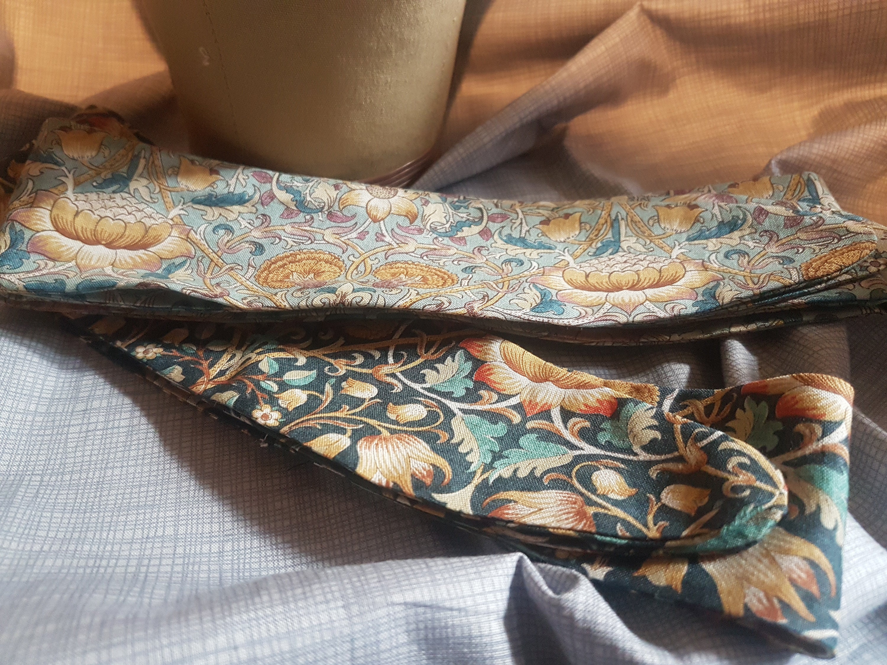 william morris tie