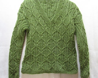 Elegancki sweter wełniany we wzór warkoczowy zielony M/L