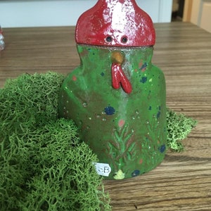 Clay figure &quot;Henne green&quot;