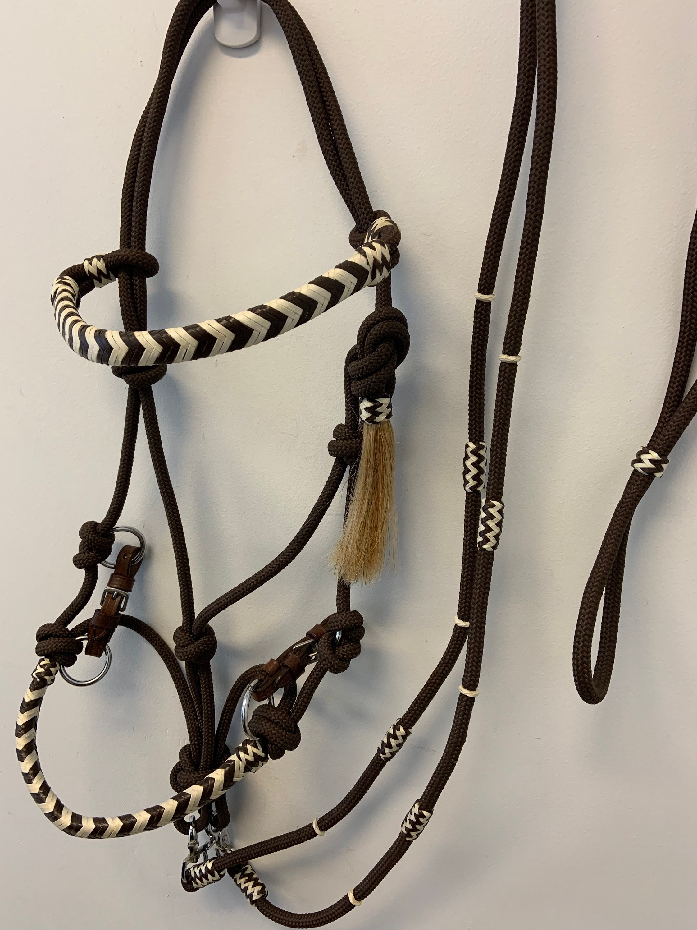 Rawhide Braided Nylon English Halter Style Bitless Bridle: 2 Kinds Horse  Hair full Horse Size Brown or Teal/ Pink/ Purple Black Braided -   Ireland