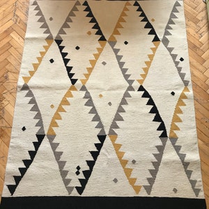 Handwoven kilim rug, Bohemian floor rug, Authentic carpet, Vintage Turkish kilim, Scandivanian design, Monochrome interior design image 3