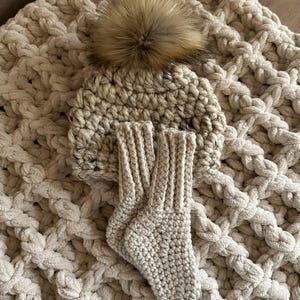 Newborn Oats Hat and Bootie Set with Lovey Blanket, New Mom Gift, Baby Shower Gift, Thick Lovey for Babies, Baby Girl Gift, Warm Crib Shoes