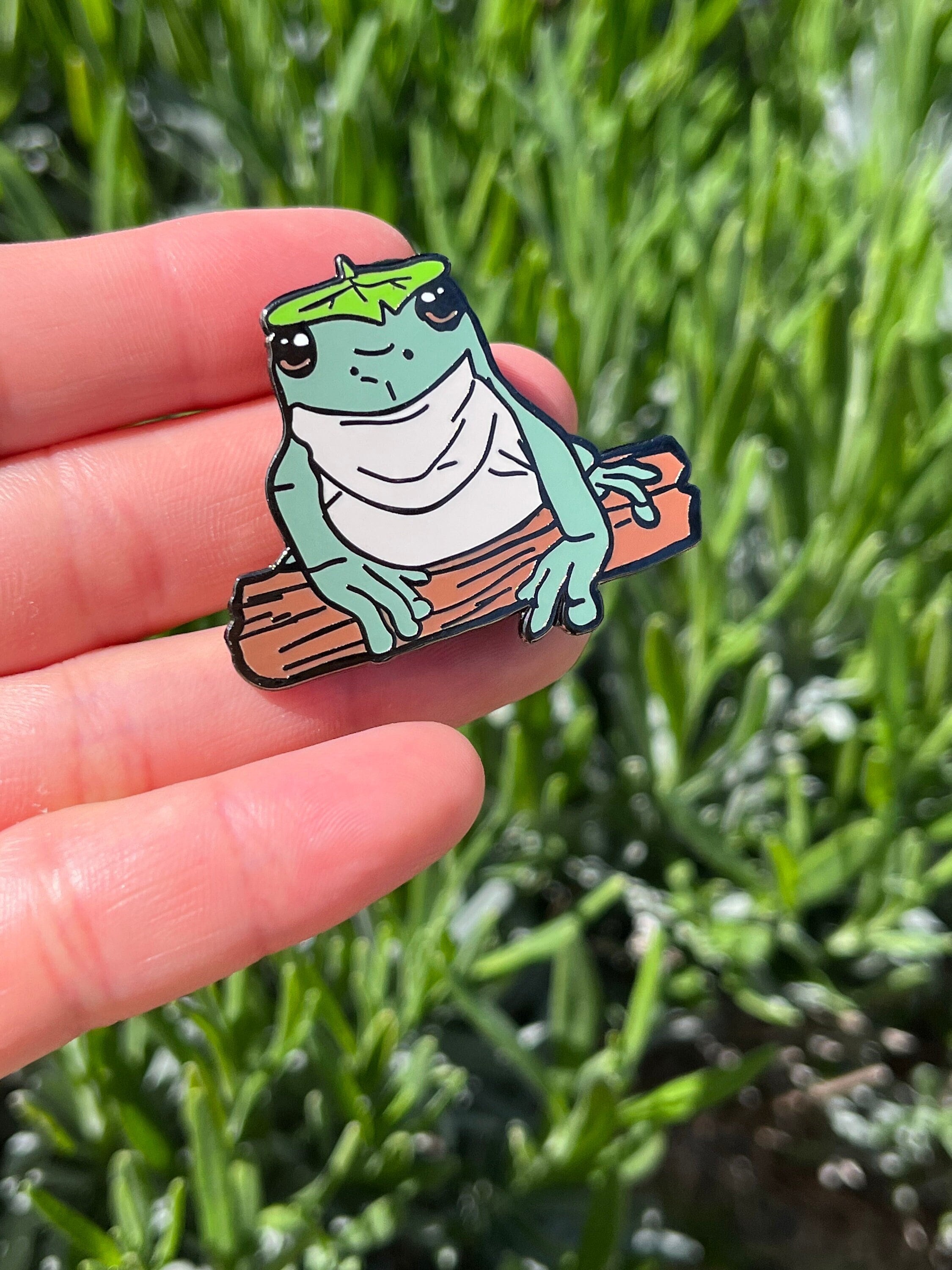 Beaded Tree Frog Pin