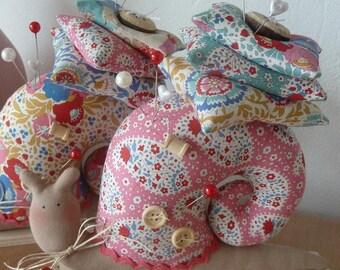 1 cute snail pincushion, pincushion, gift, sewing utensil, decoration