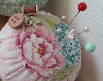 1 Nadelkissen rosa, Pincushion, Pins, Geschenk, Nähutensil, Muttertag, Landhaus Deko