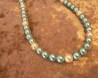 Muttertagsgeschenk, Perlenkette, Renaissancewachsperlen türkis und weiß, 6 mm