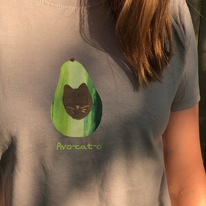 Avo-cat-o Women&#39;s T-shirt