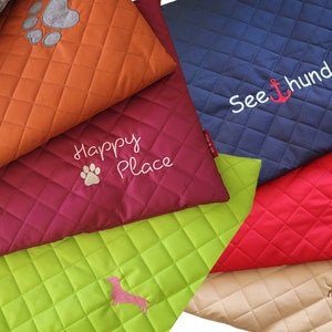 personalisierte Hundedecke, bestickt mit Namen oder Wunschtext mit Motiv, Outdoordecke, gefütterte Decke für den Hund, Urlaub mit Hund, Camping mit Hund, Wohnmobil, Camperhund, Hundeurlaub, Restaurantdecke, Decke to go