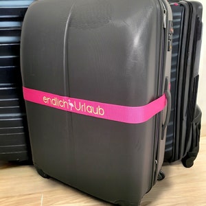 Koffer mit buntem Koffergurt endlich Urlaub, personalisiertes Kofferband, Flamingo Koffergurt, pinker Koffergurt. Karibik Kreuzfahrt, Flamingo, pink, rosa, Filos & Ich