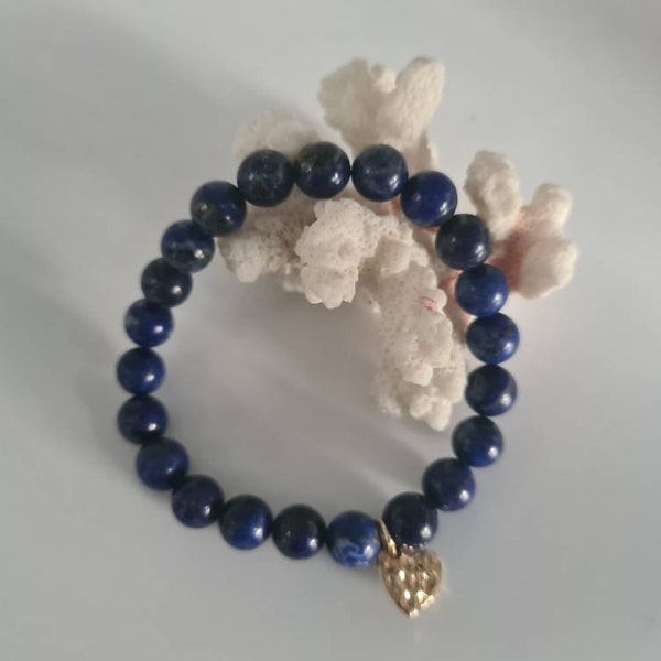 Bracelet, perles lapis lazuli et breloque cœur