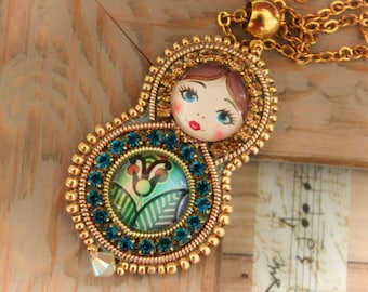 Collana bambola Matryoshka per mamma, ciondolo bambola Babushka Idea regalo per la festa della mamma, gioielli dichiarazione bambola russa.
