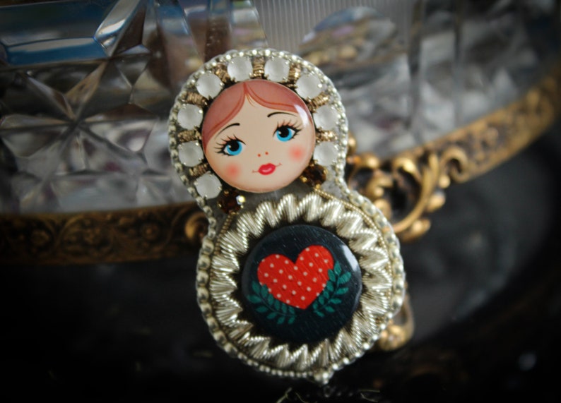 colorata matrioska nidificante bambola spilla per ragazze e donne, Figlia idé regalo per lei. 1- HEART