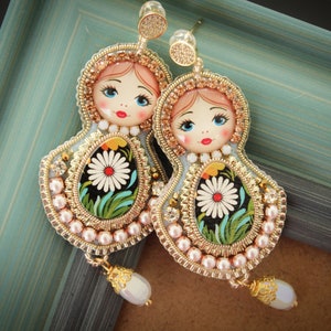 Beaded drop matryoshka earrings , Nesting doll Earrings embroidered with pin for the girl, Russian jewelry for all days.