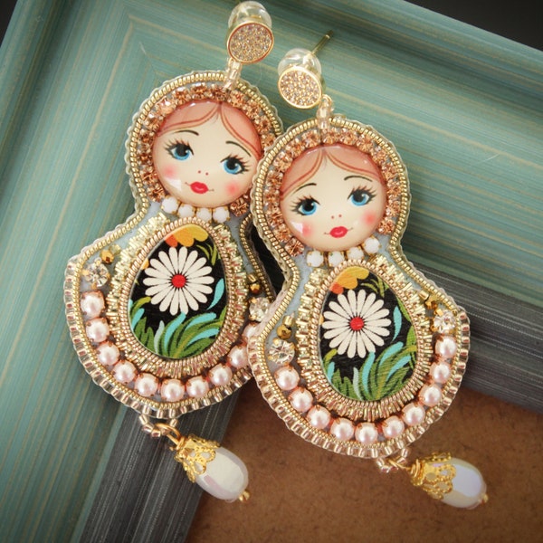 Boucles d'oreilles matriochka perlées, boucles d'oreilles pour poupée gigogne brodées d'épingles pour fille, bijoux russes pour tous les jours.