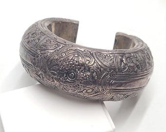 Vintage Hand Chased Hollow Silver Cuff Bracelet South Asian Indian Nepalese Floral Repousse Mughal Revival 88.4g