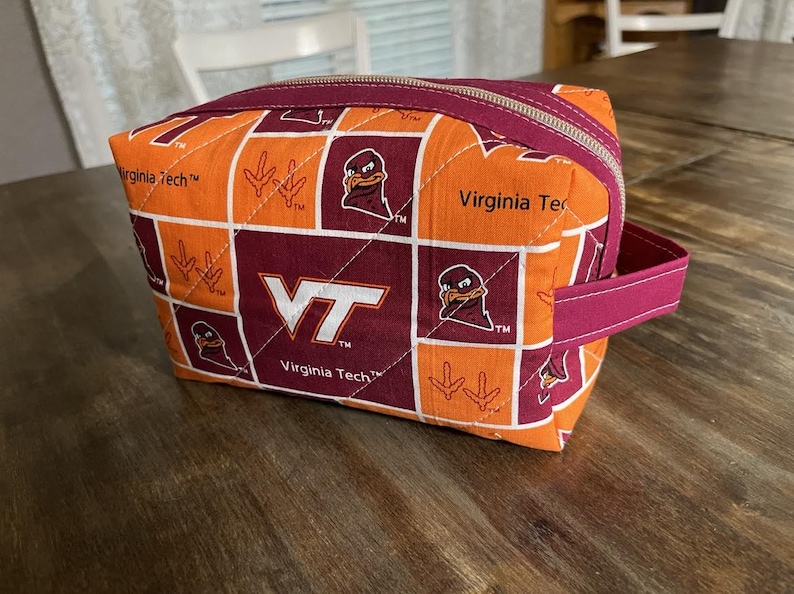 Trousse à cosmétiques en coton matelassée faite main : trousse de toilette de voyage universitaire en tissu TAMU Oklahoma UT Ole Miss UNT Mizzou Rice Texas Tech Virginia Tech Virginia Tech