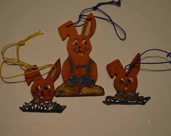 3 bunnies to hang