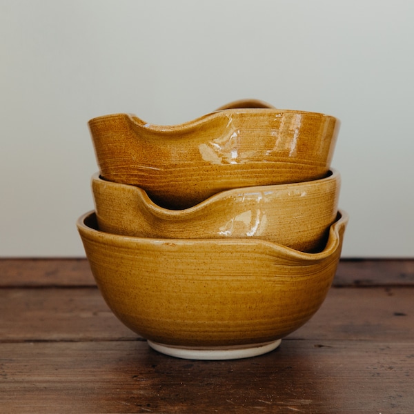 Ceramic Egg Bowls, Small Mixing Bowls, Bowls with Pour Spout