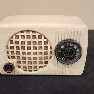 Vintage Arvin Radio, Model 542R