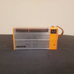 Vintage Panasonic Transistor Radio Model R-1492 ,Vintage AM Radio