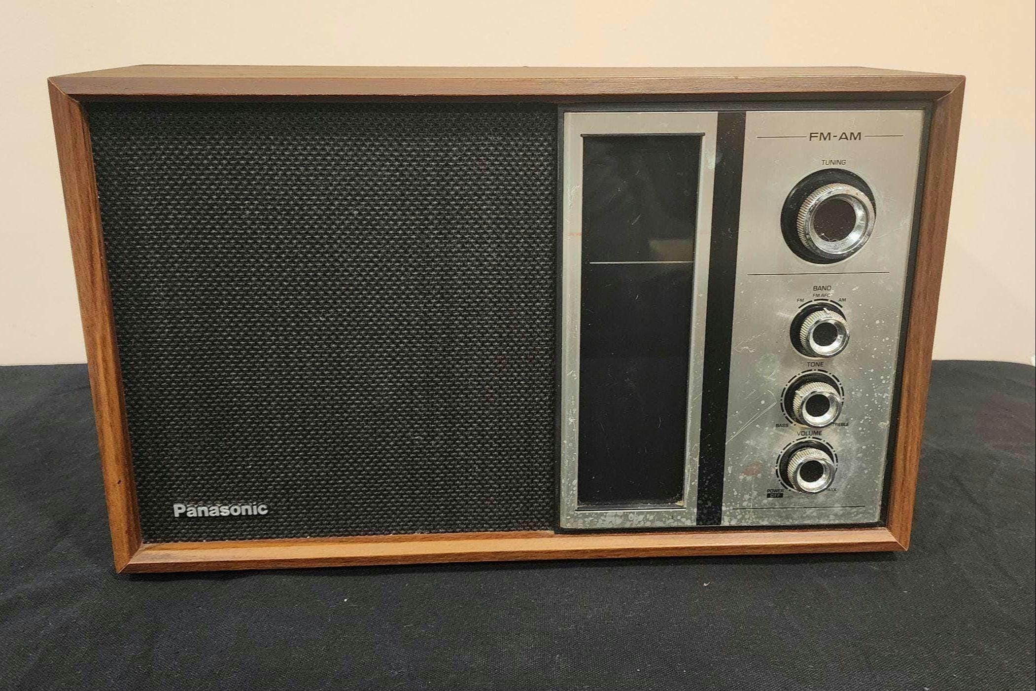 Vintage Panasonic Transistor Radio Model RE-6516 ,vintage AM
