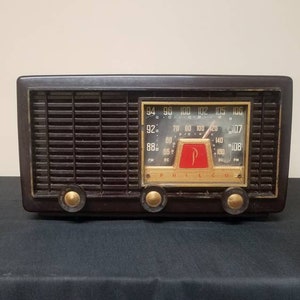 Vintage Philco  Tube Radio, Model 53-956