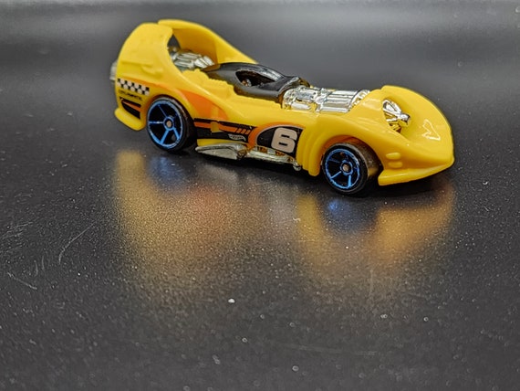 ミニカー Hot Wheels 1995 Model Amazon.com: Hot Wheels 95 Mazda RX-7 HW J-Imports 9/10