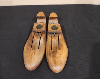 Vintage Winthrop Wooden Shoe Tree - Men's Size Small