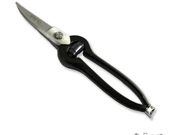 Shears for cutting leather and rubber. Blade length 6 cm. Steel scissors with spring opening