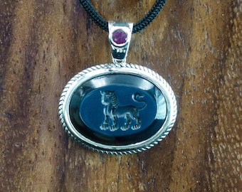 Ancient Burmese Pyu Period Intaglio Agate Seal Silver Pendant w/Ruby and Sapphire