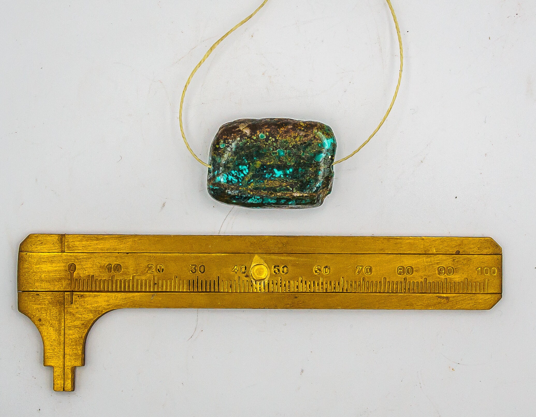 アンティークチベットターコイズビーズ：希少、大型、150～300年