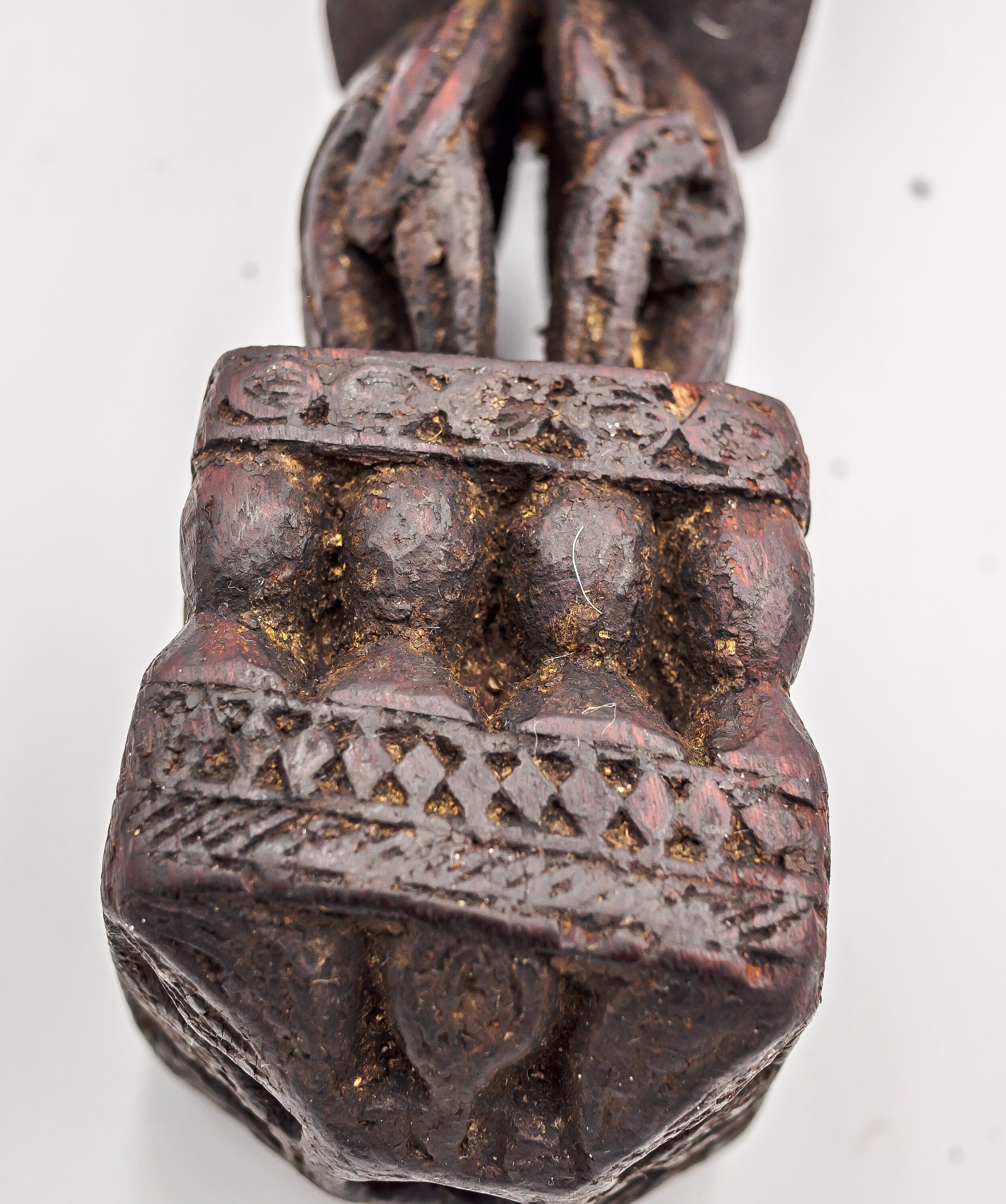 アンティーク彫刻が施されたネパールの木製グルラ：バターチャーン、19