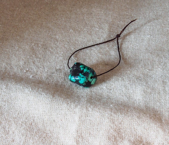 チベット　ヴィンテージターコイズビーズ　一粒 アンティークチベットターコイズビーズ：希少な修復石 - Etsy 日本