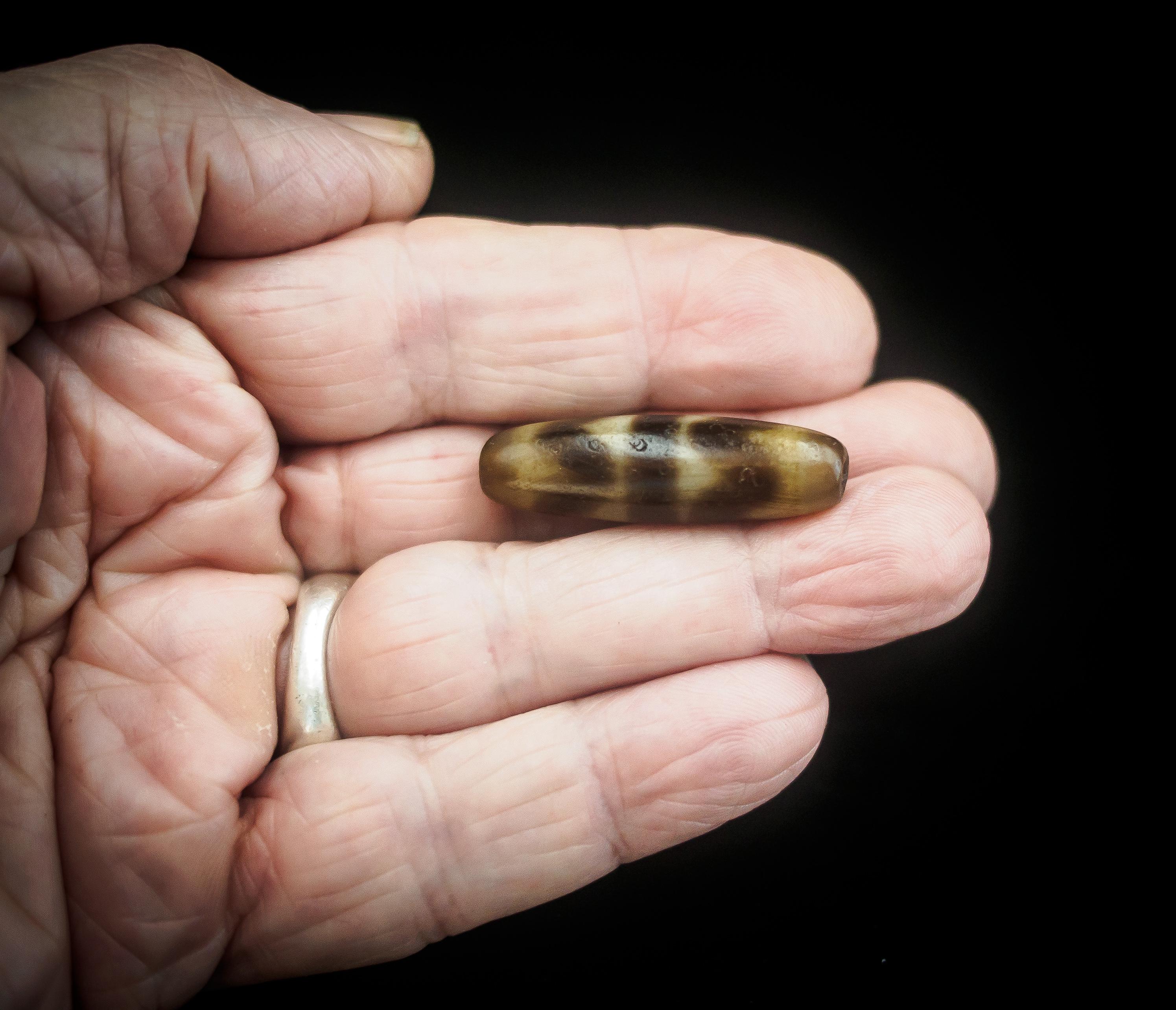 Replica Tibetan Double Horse-tooth Agate Dzi Bead - Etsy Replica Tibetan Double Horse-tooth Agate Dzi Bead - Etsy