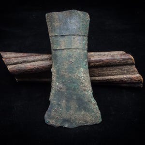 Bronzezeitlicher Axtkopf aus Thailand/Thai Bronze Farming Tool