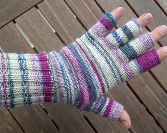 half finger gloves FUNKY STRIPES berry + grey size M /fingerless gloves, knitted women's gloves, smartphone gloves, hand-knitted gloves