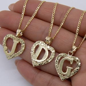 Uitgesneden nuggethart-beginletterhangerketting 10 kt geelgoud