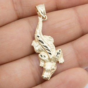 1 1/2&quot; Diamond Cut Crocodile Pendant Real 10K Solid Yellow Gold