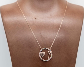 Collar con colgante de corazón, llave de arcoíris y circonita cúbica, chapado en oro rosa de 14 k auténtico, plata de ley 925
