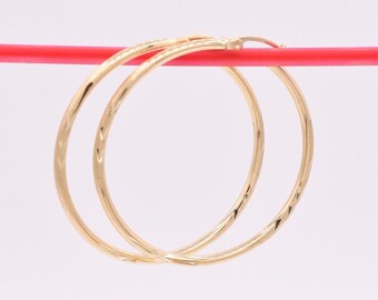 14K Yellow Gold Large 30mm Diamond Cut Shiny Hoop Earrings - Made In Italy