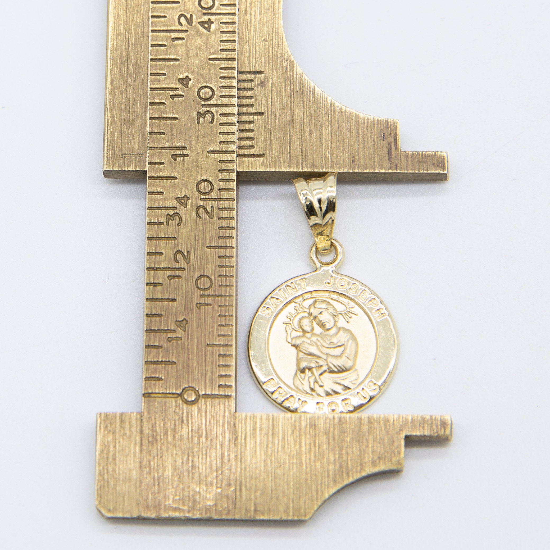 Collana con medaglia di San Giuseppe in oro 14 carati: ciondolo del patrono religioso - Italia