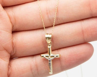 10Kイエローゴールドクロスペンダント、イエス十字架付きツートン