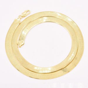 Flexibele ketting met visgraatmotief van 9 mm massief 14 kt geelgoud bekleed zilver 925