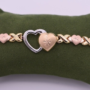 Bracelet coeurs et bisous de 7,25 po., plaqué or tricolore jaune et blanc 14 carats, argent 925